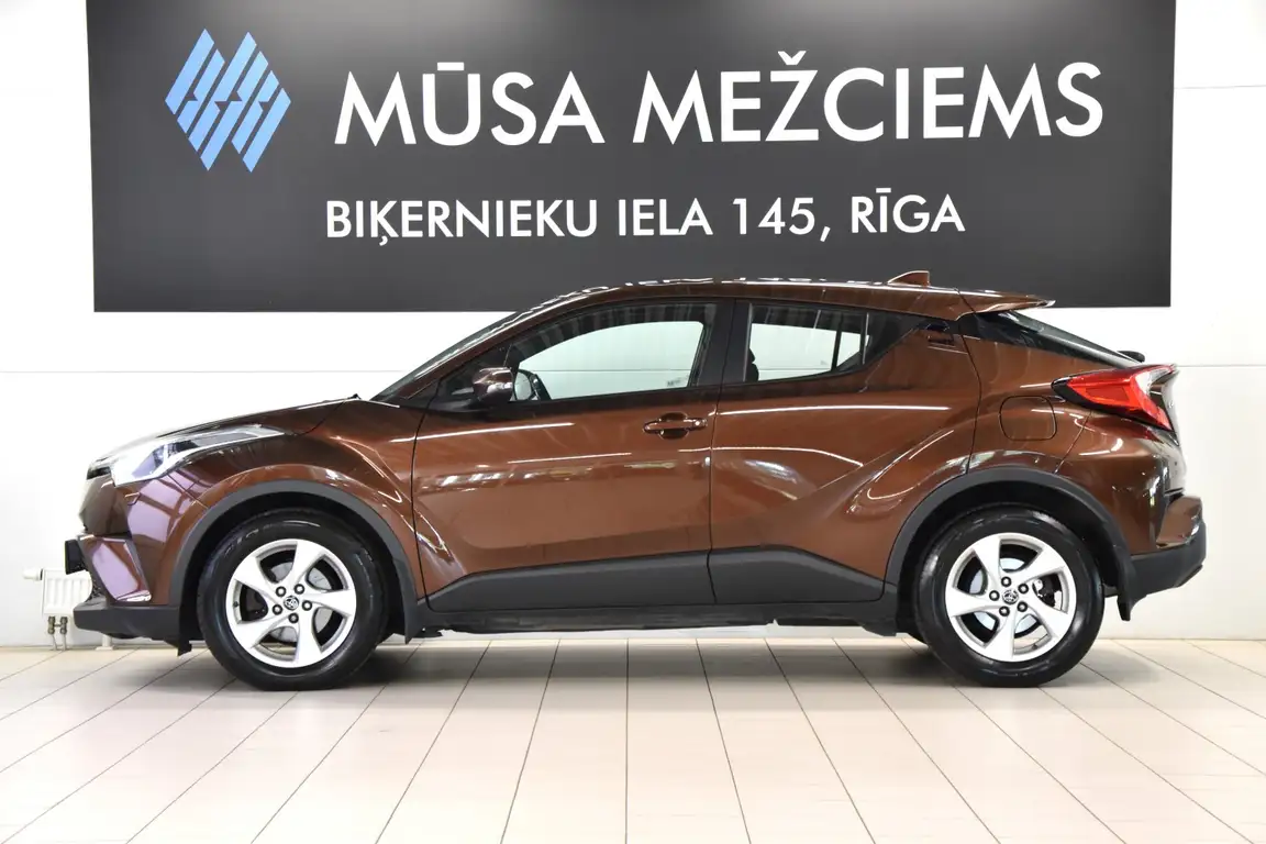 TOYOTA C-HR
