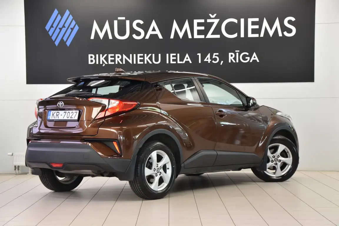 TOYOTA C-HR