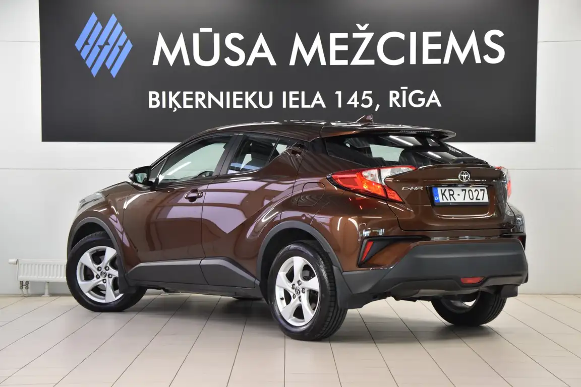 TOYOTA C-HR