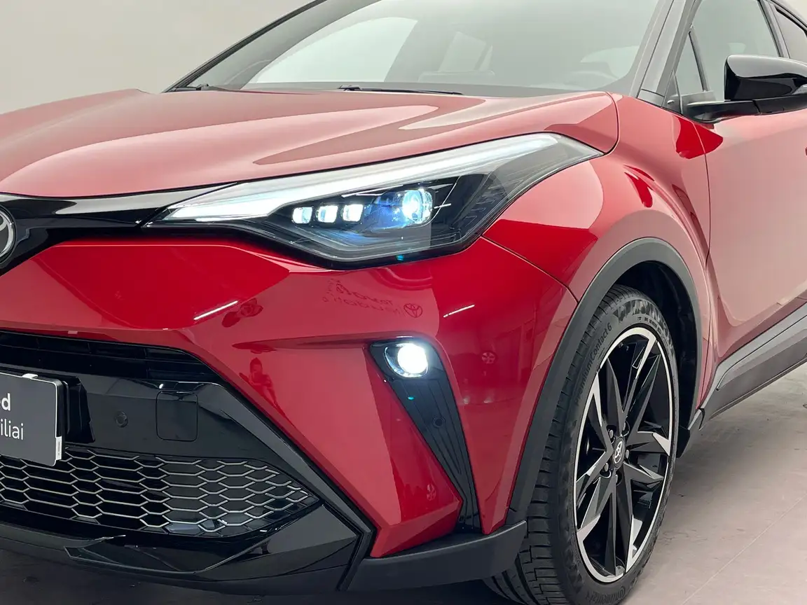 TOYOTA C-HR