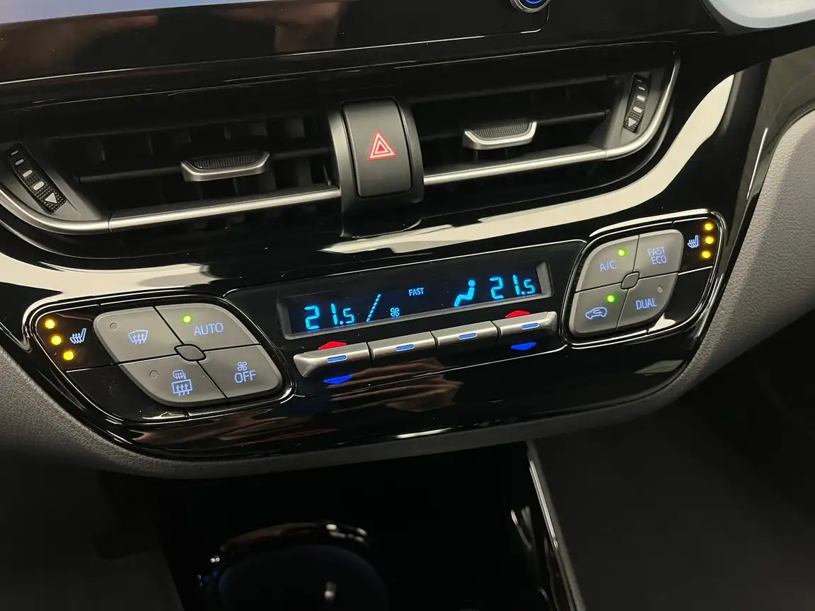 TOYOTA C-HR
