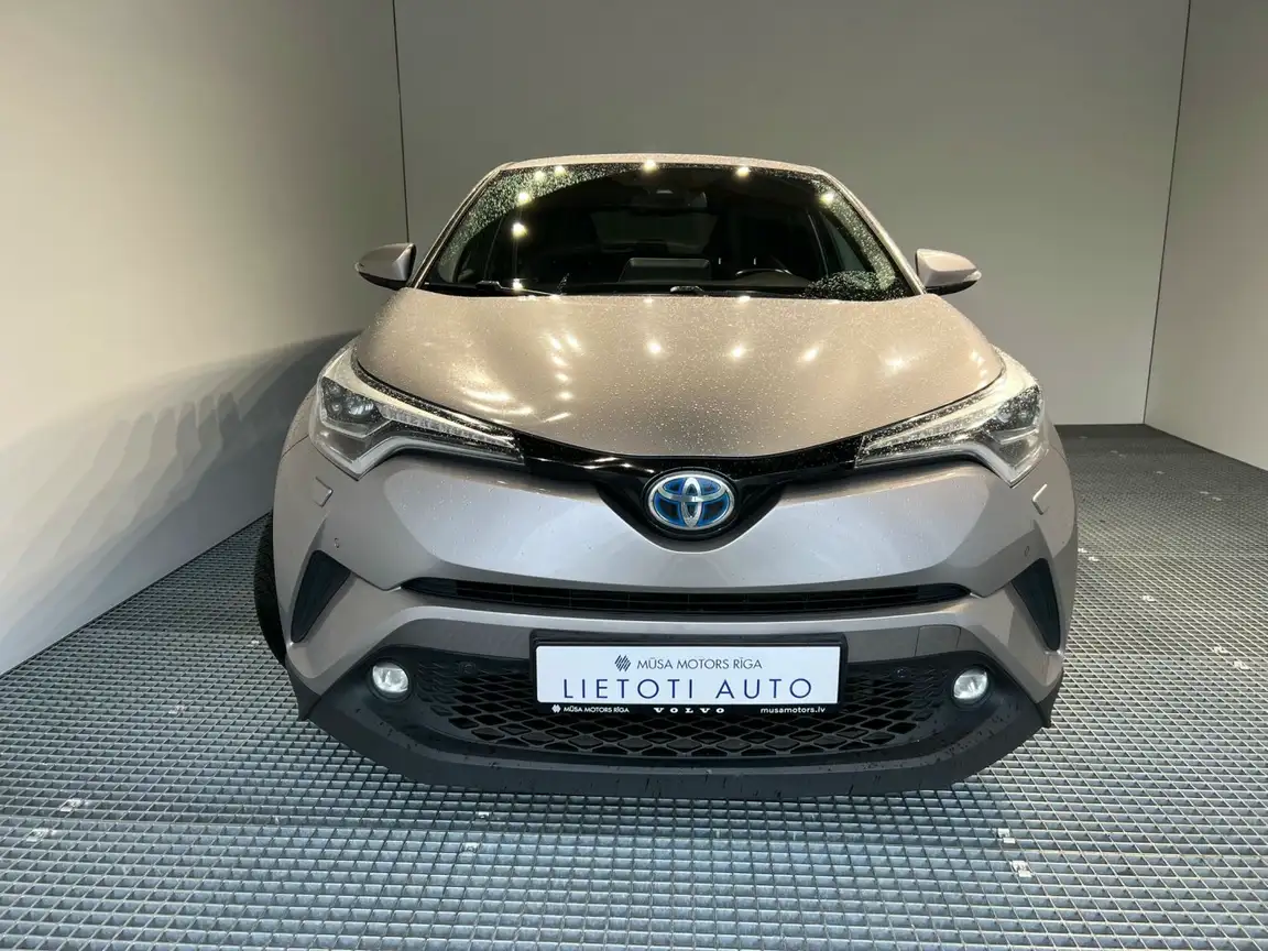 TOYOTA C-HR