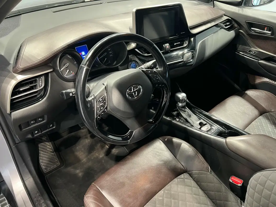 TOYOTA C-HR