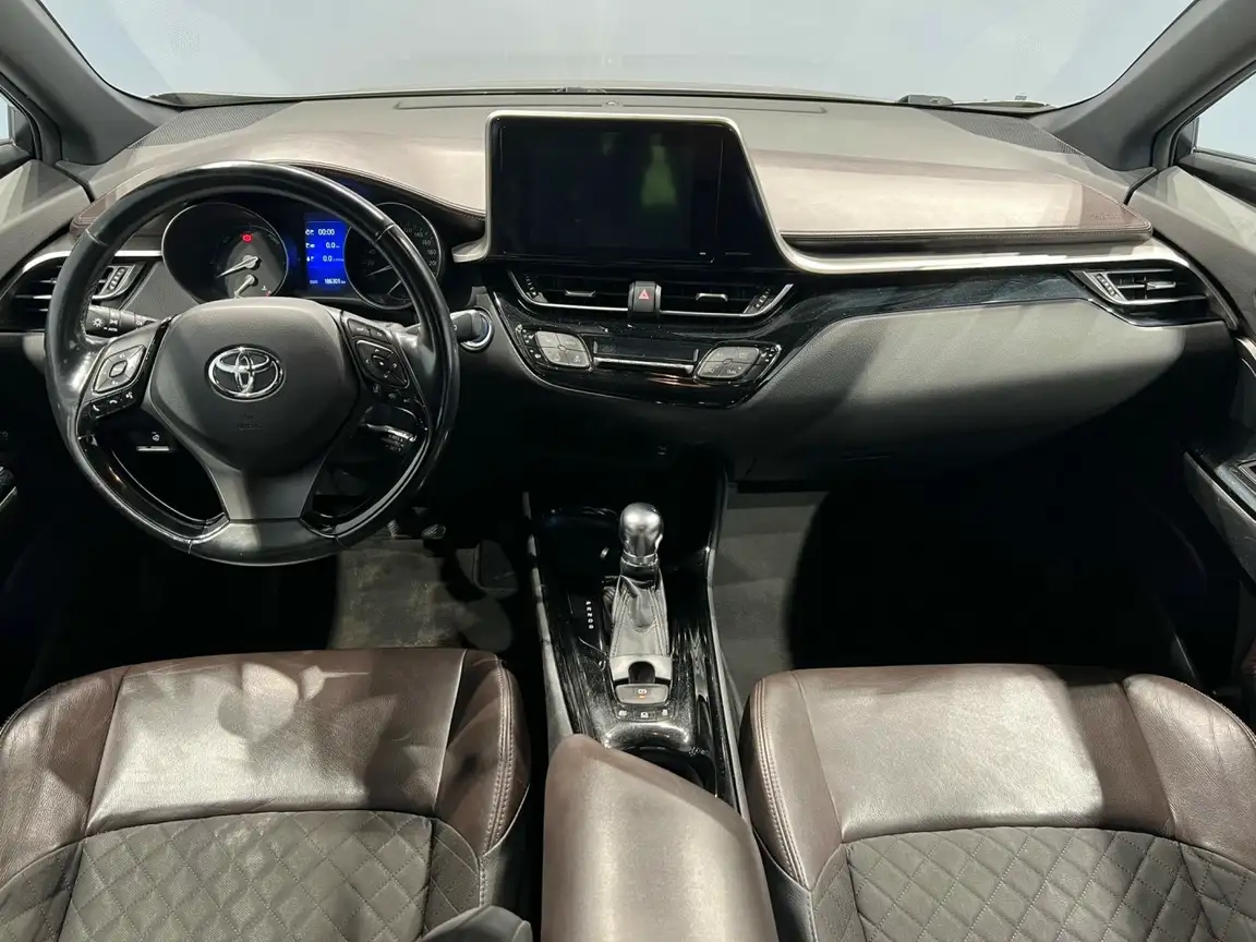 TOYOTA C-HR