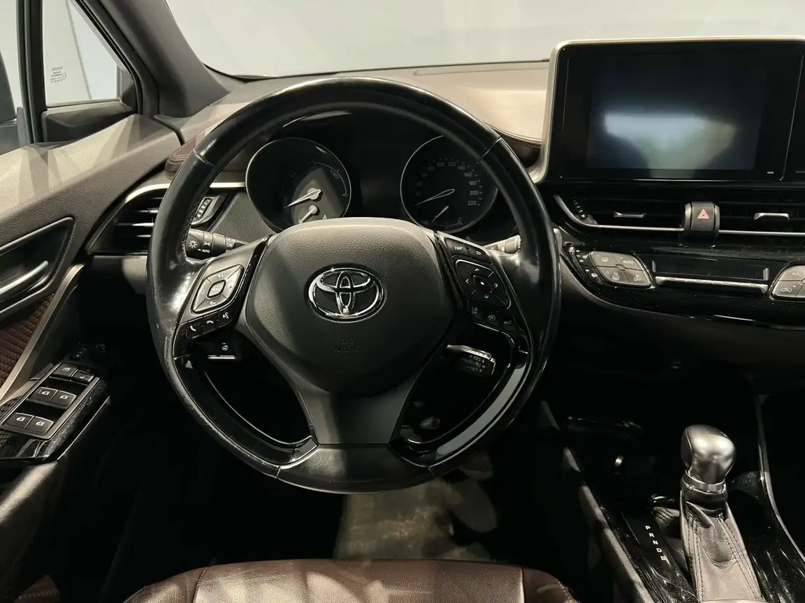TOYOTA C-HR