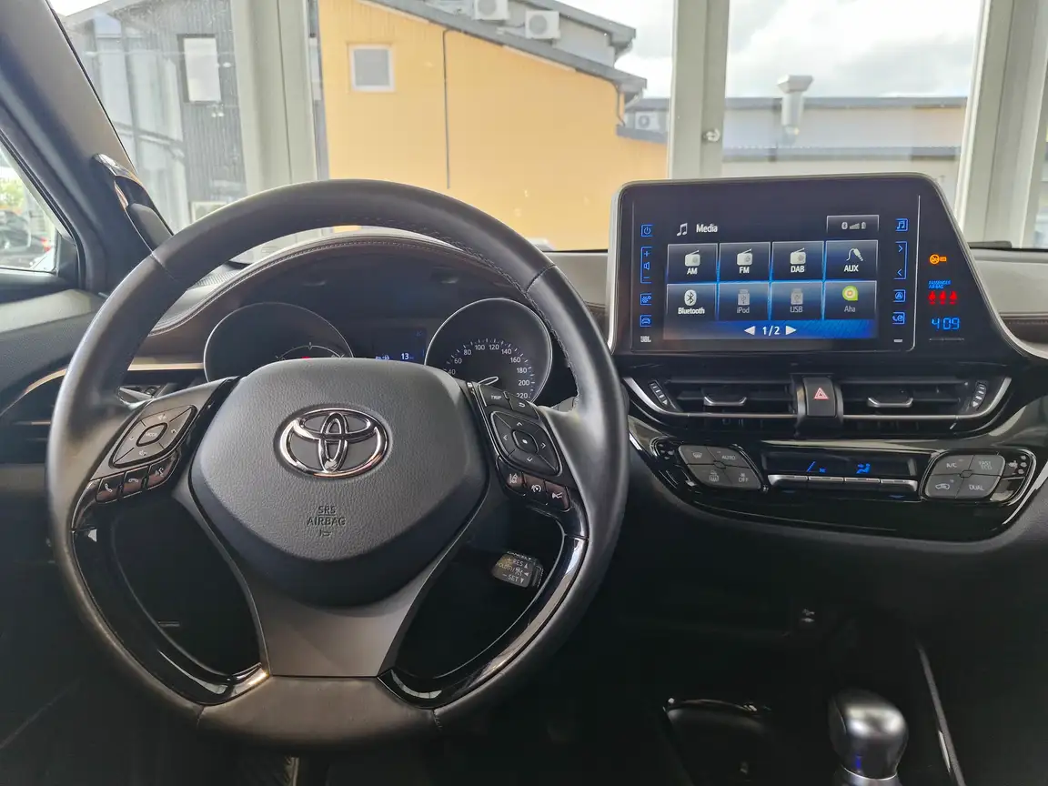 TOYOTA C-HR