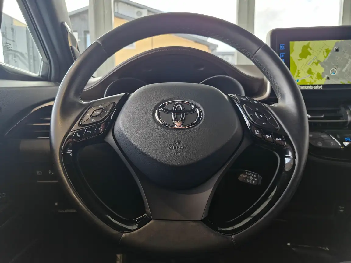 TOYOTA C-HR