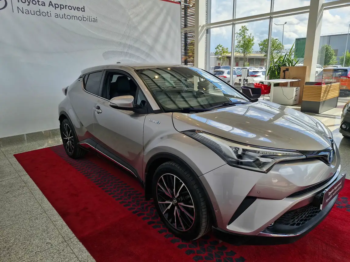 TOYOTA C-HR