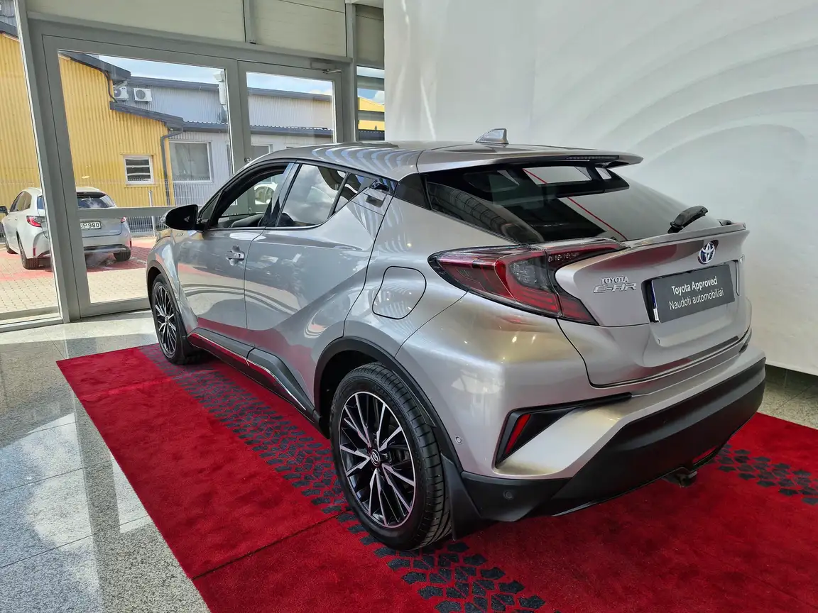 TOYOTA C-HR