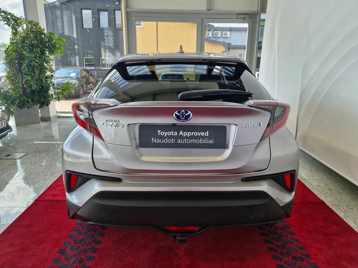 TOYOTA C-HR