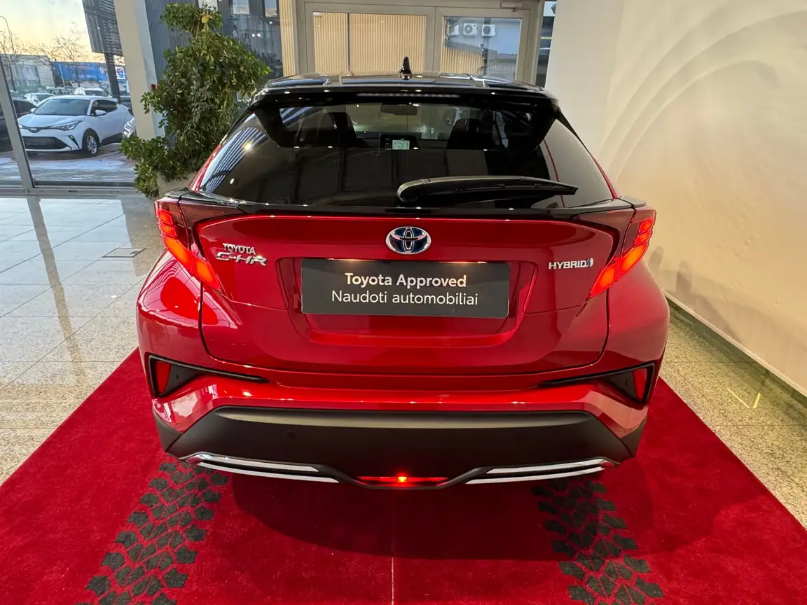 TOYOTA C-HR