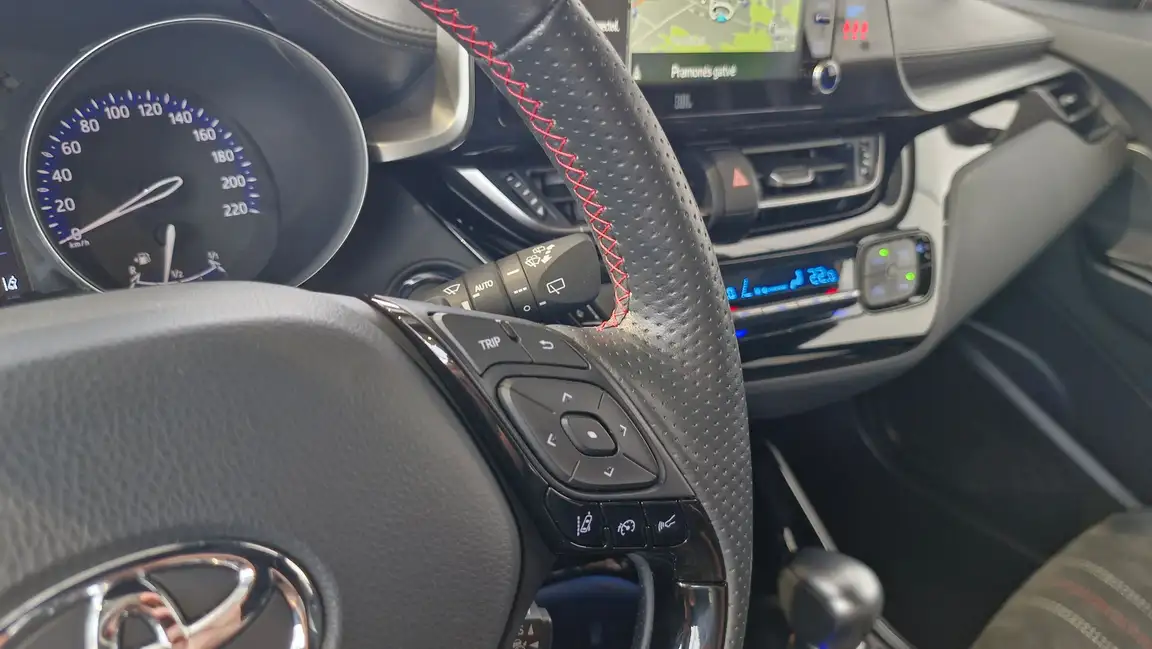 TOYOTA C-HR