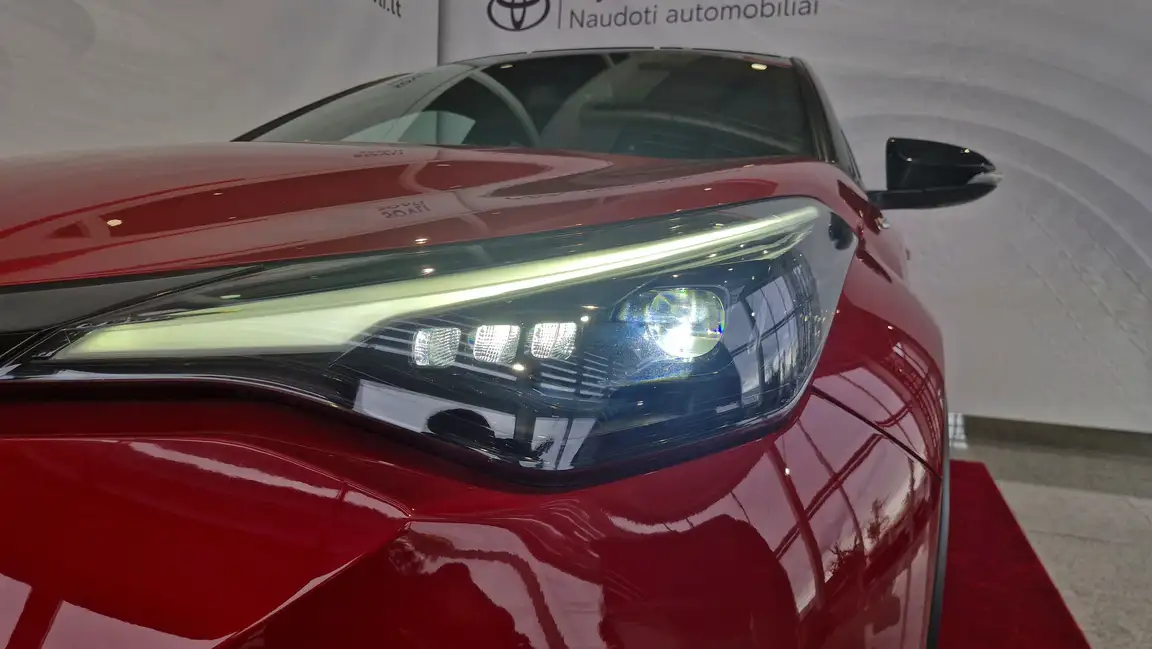 TOYOTA C-HR