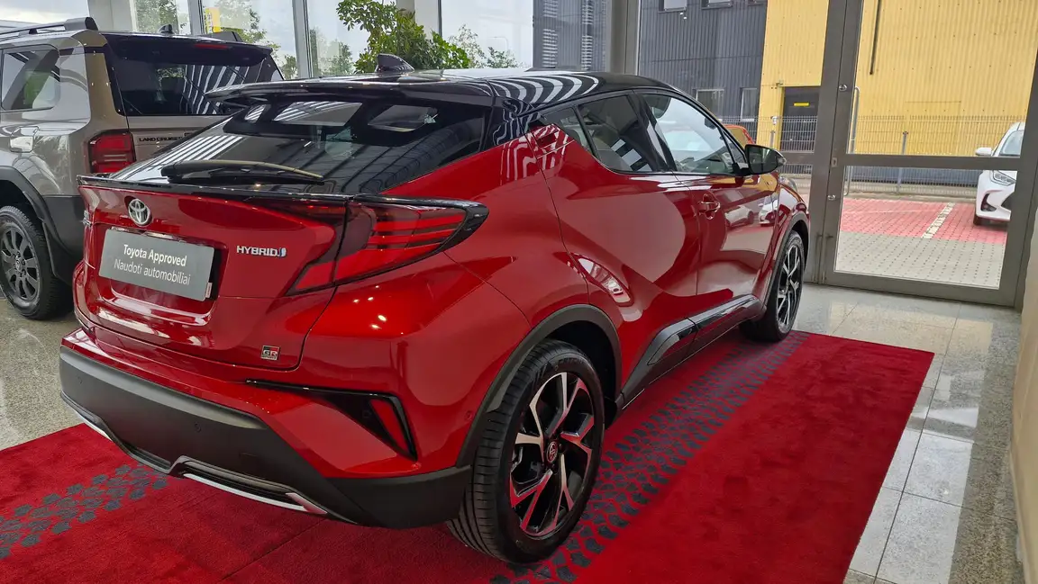 TOYOTA C-HR