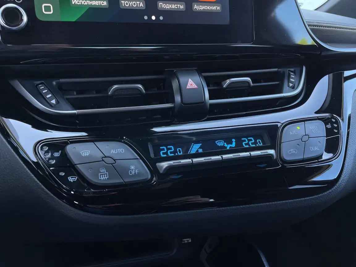 TOYOTA C-HR
