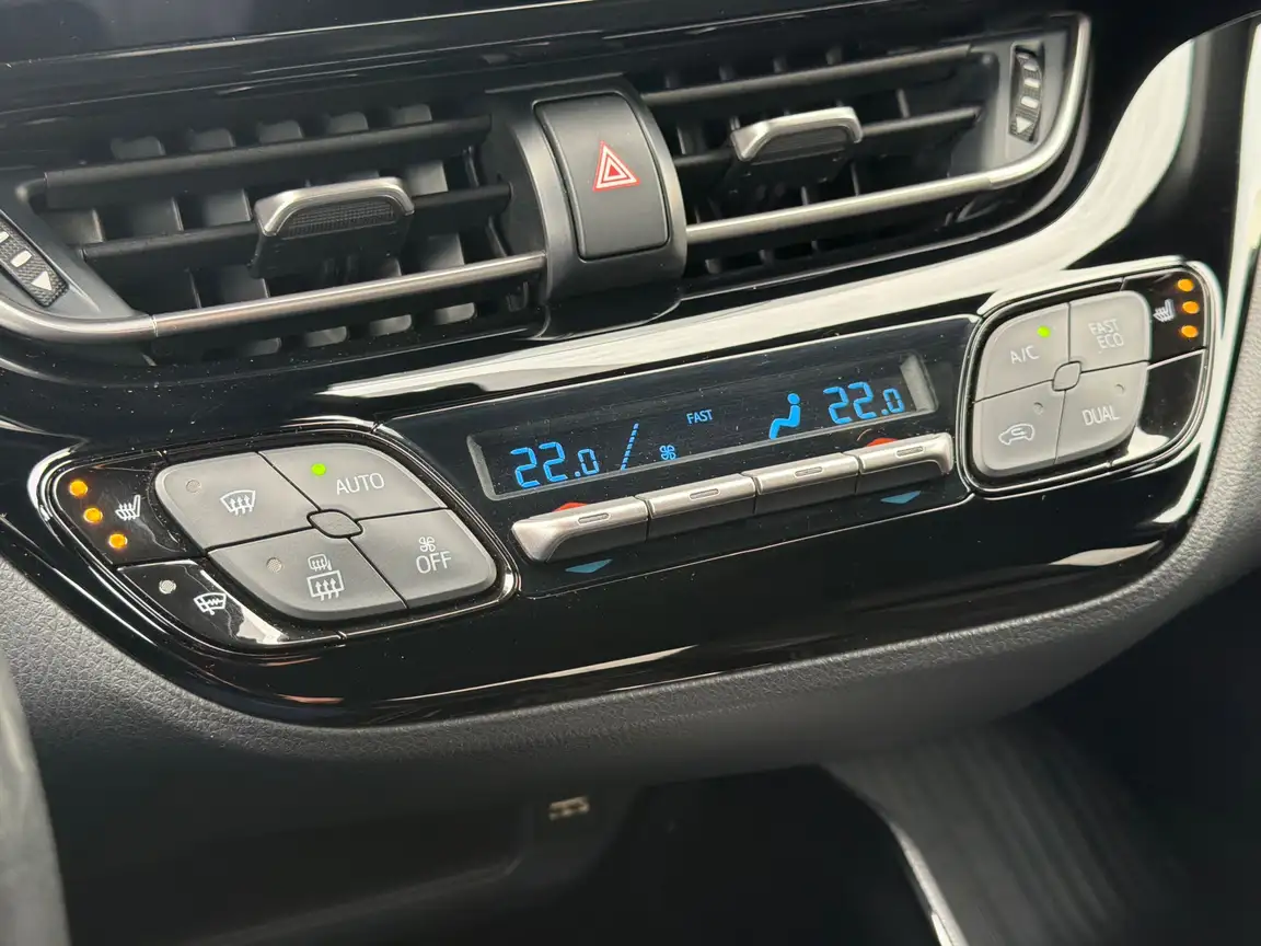 TOYOTA C-HR
