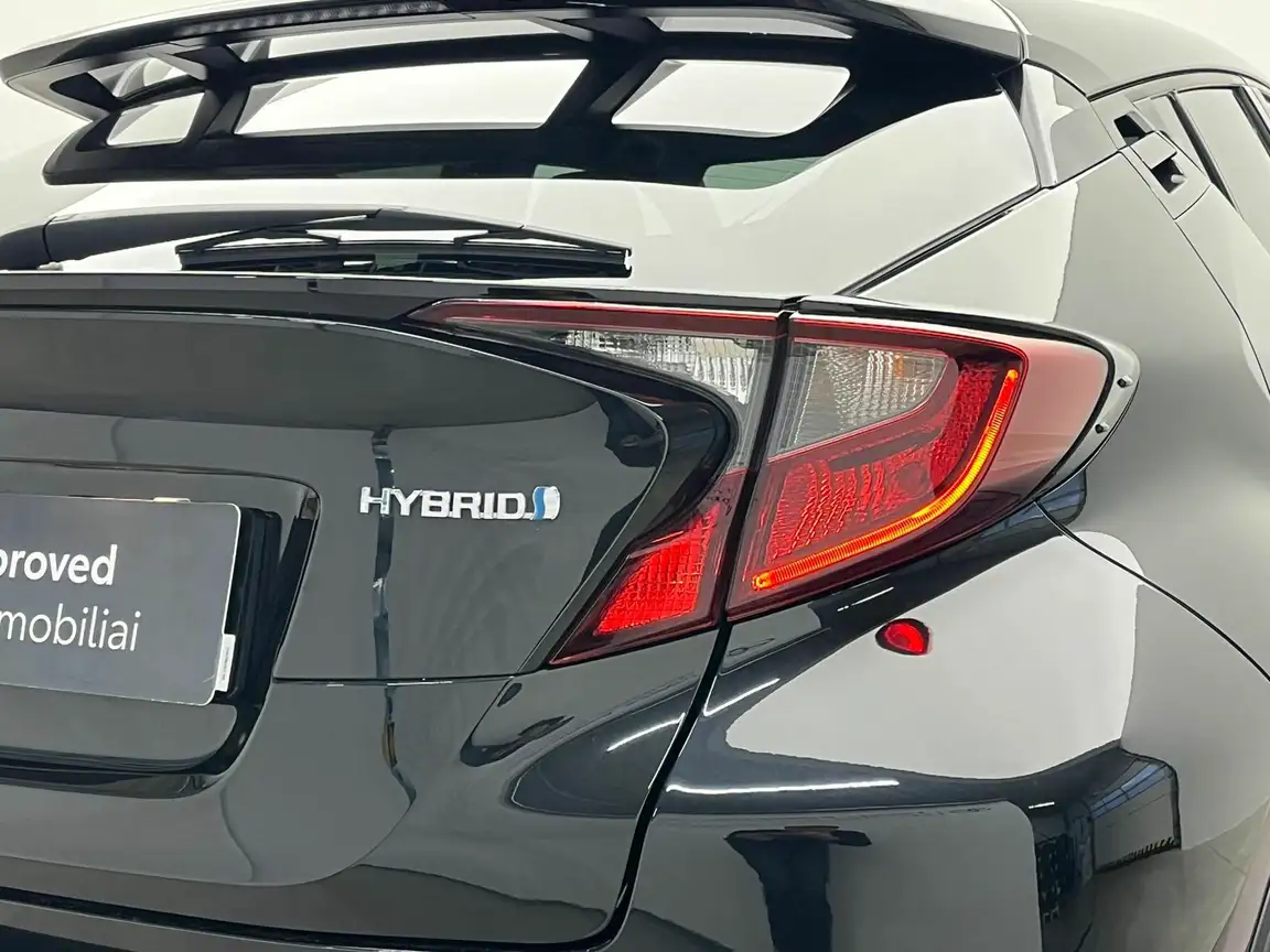 TOYOTA C-HR