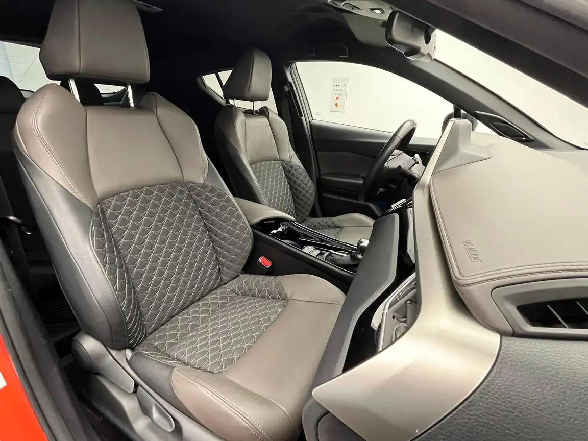 TOYOTA C-HR