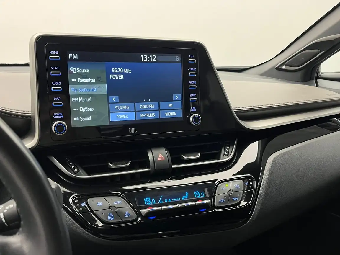 TOYOTA C-HR