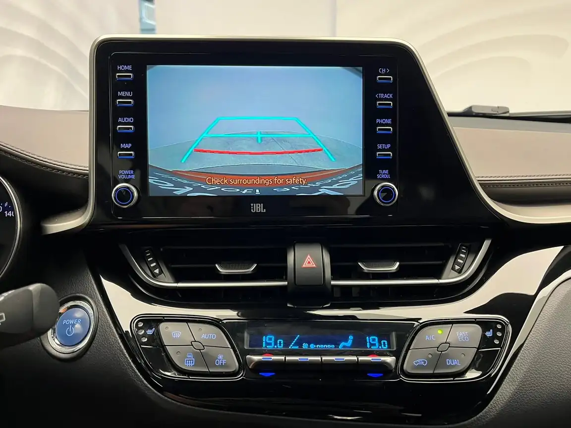 TOYOTA C-HR