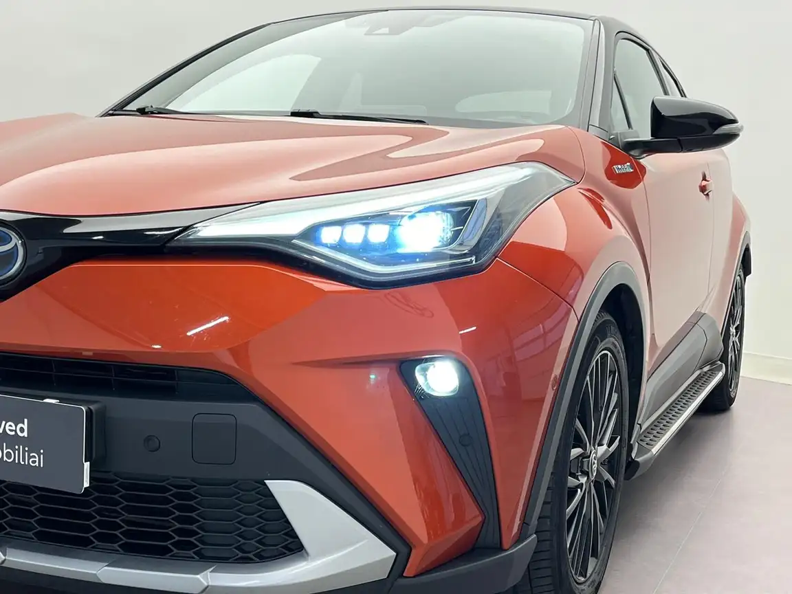 TOYOTA C-HR