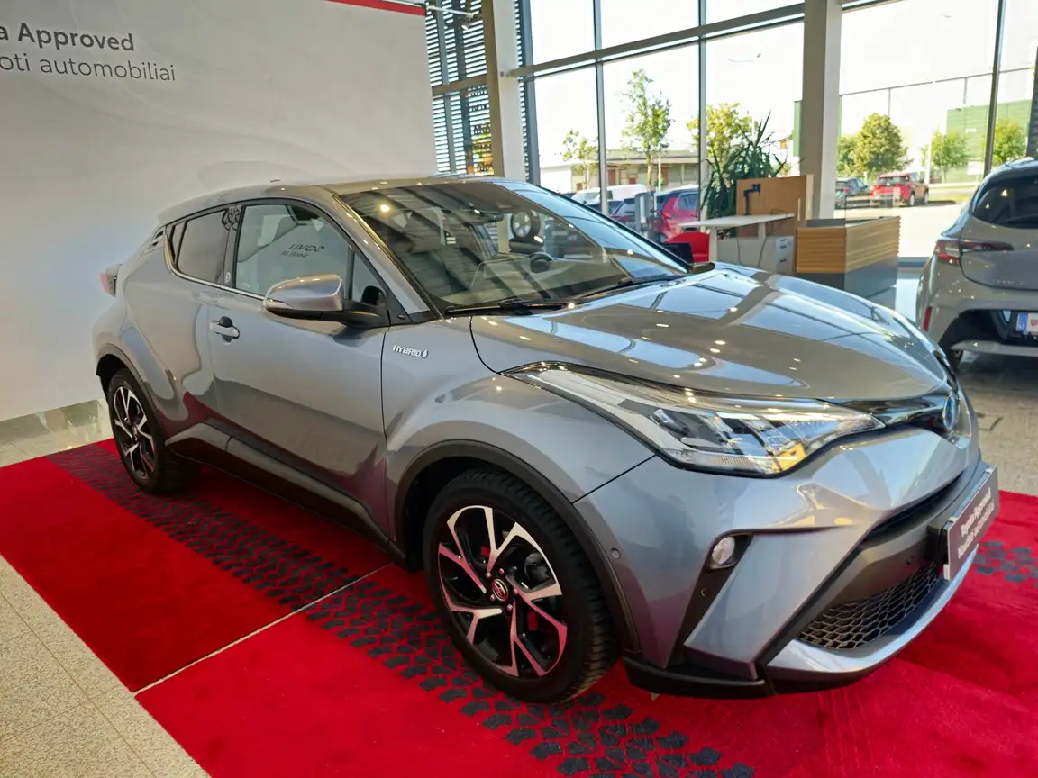 TOYOTA C-HR
