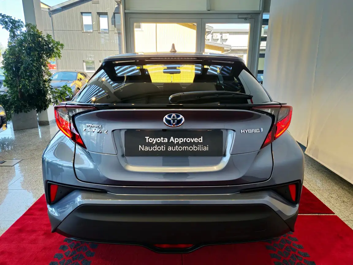 TOYOTA C-HR