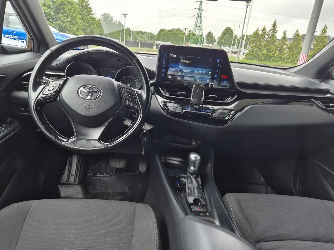 TOYOTA C-HR