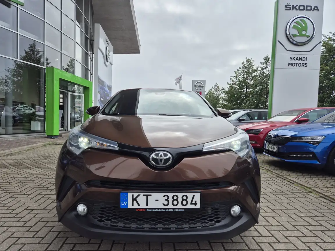 TOYOTA C-HR