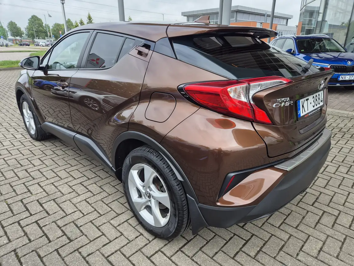 TOYOTA C-HR
