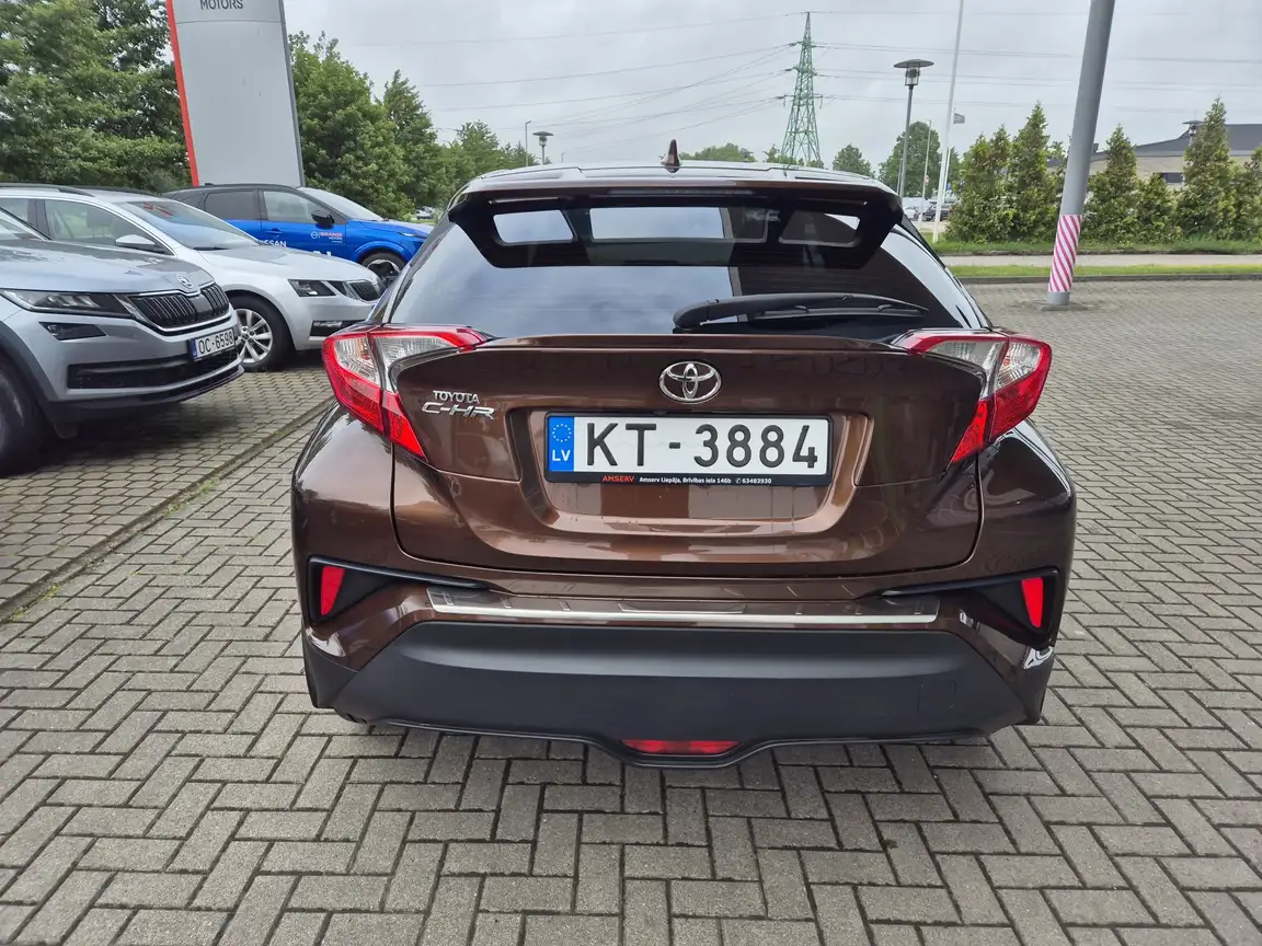 TOYOTA C-HR