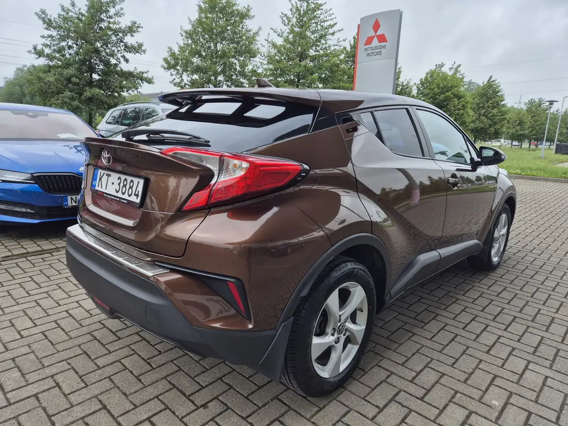TOYOTA C-HR