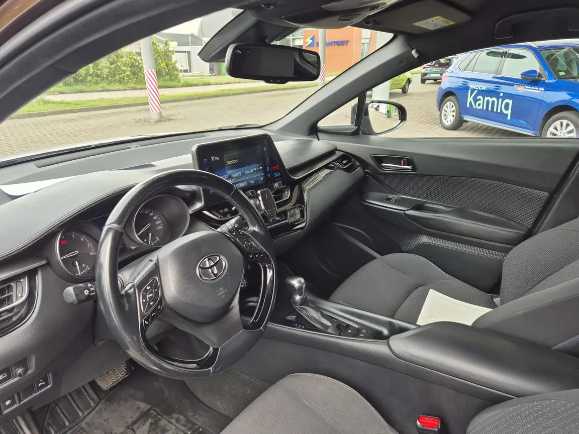 TOYOTA C-HR