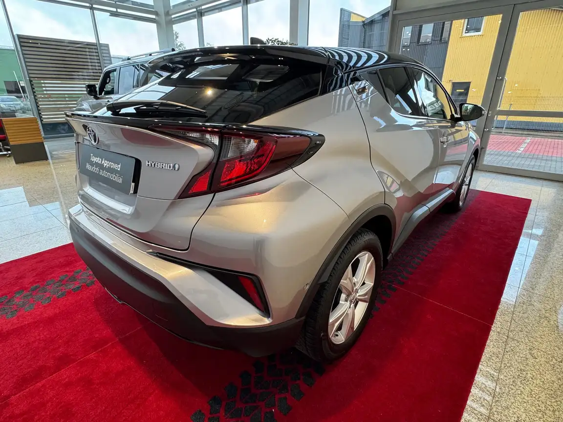 TOYOTA C-HR