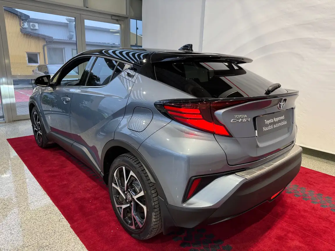TOYOTA C-HR