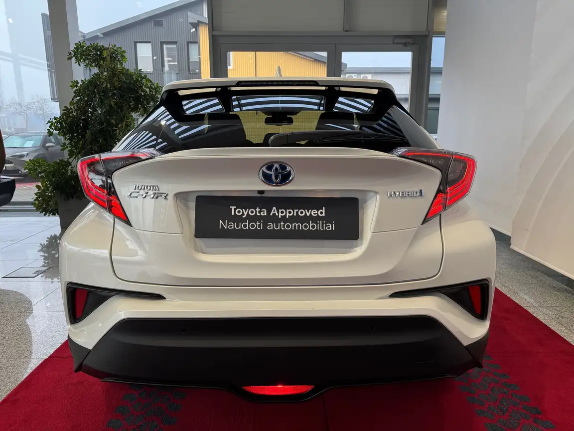 TOYOTA C-HR