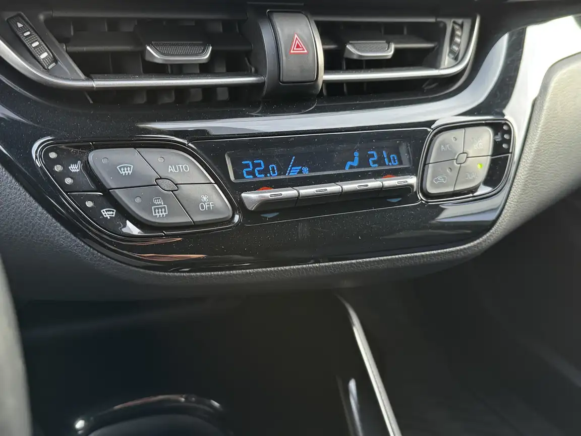 TOYOTA C-HR