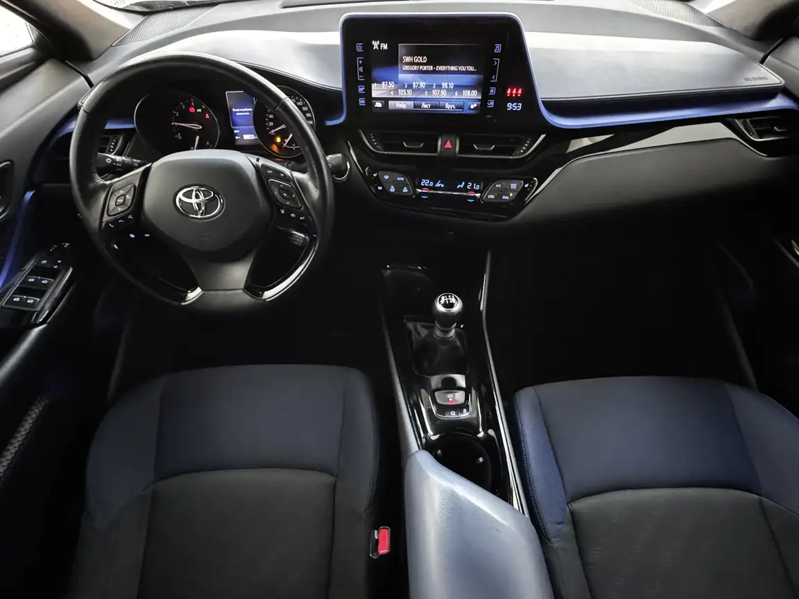 TOYOTA C-HR