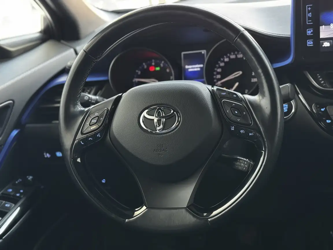 TOYOTA C-HR