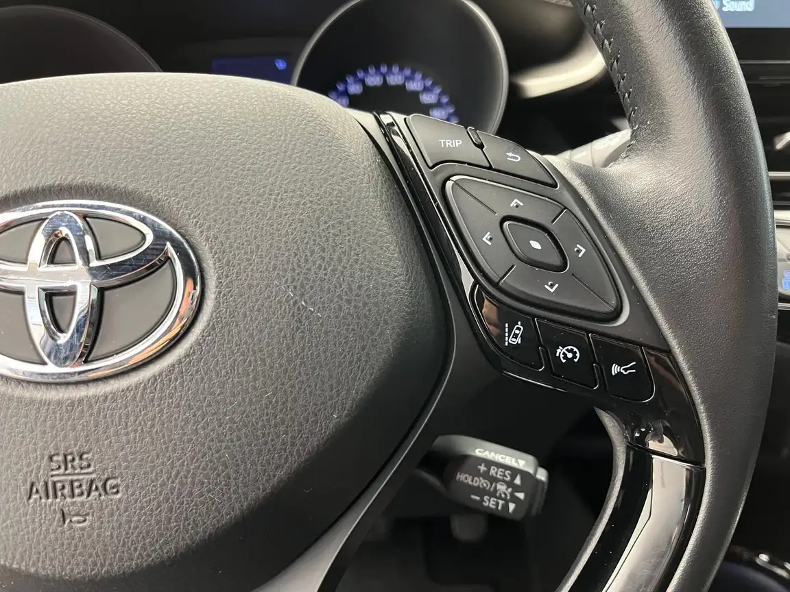 TOYOTA C-HR