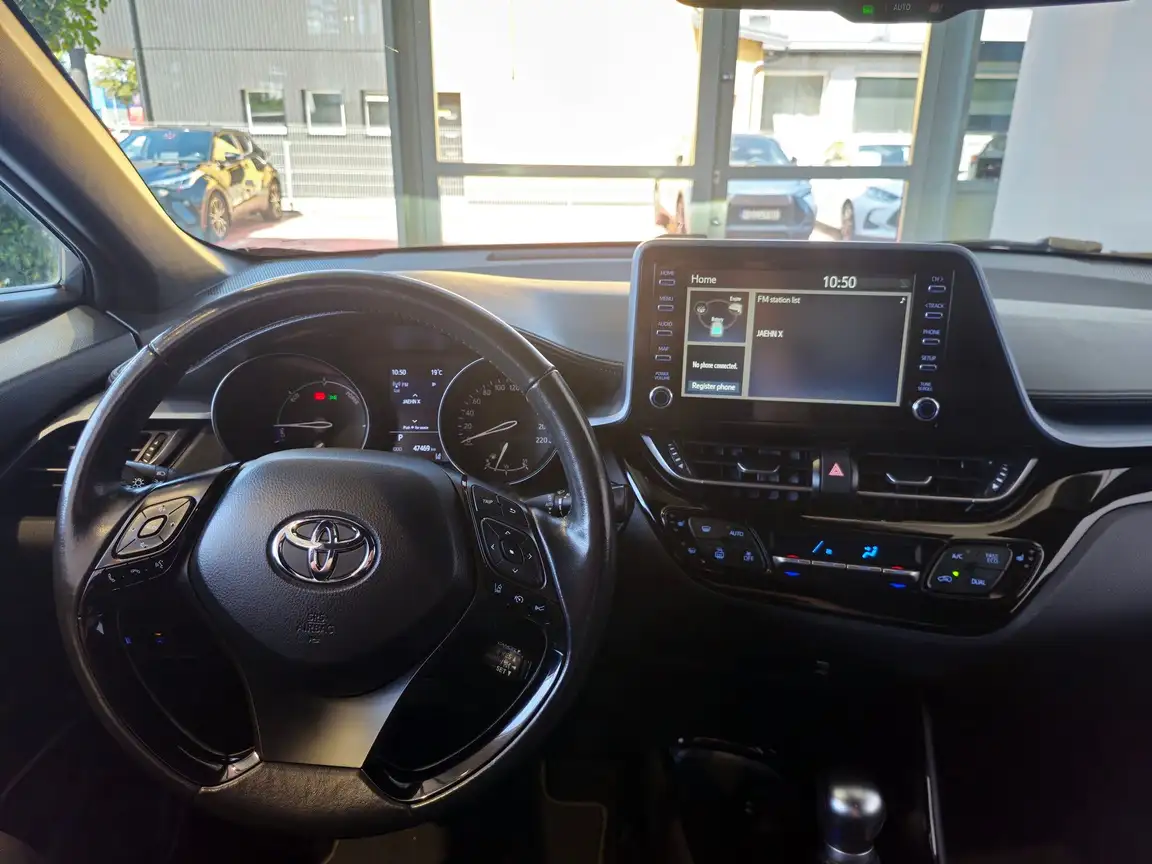 TOYOTA C-HR