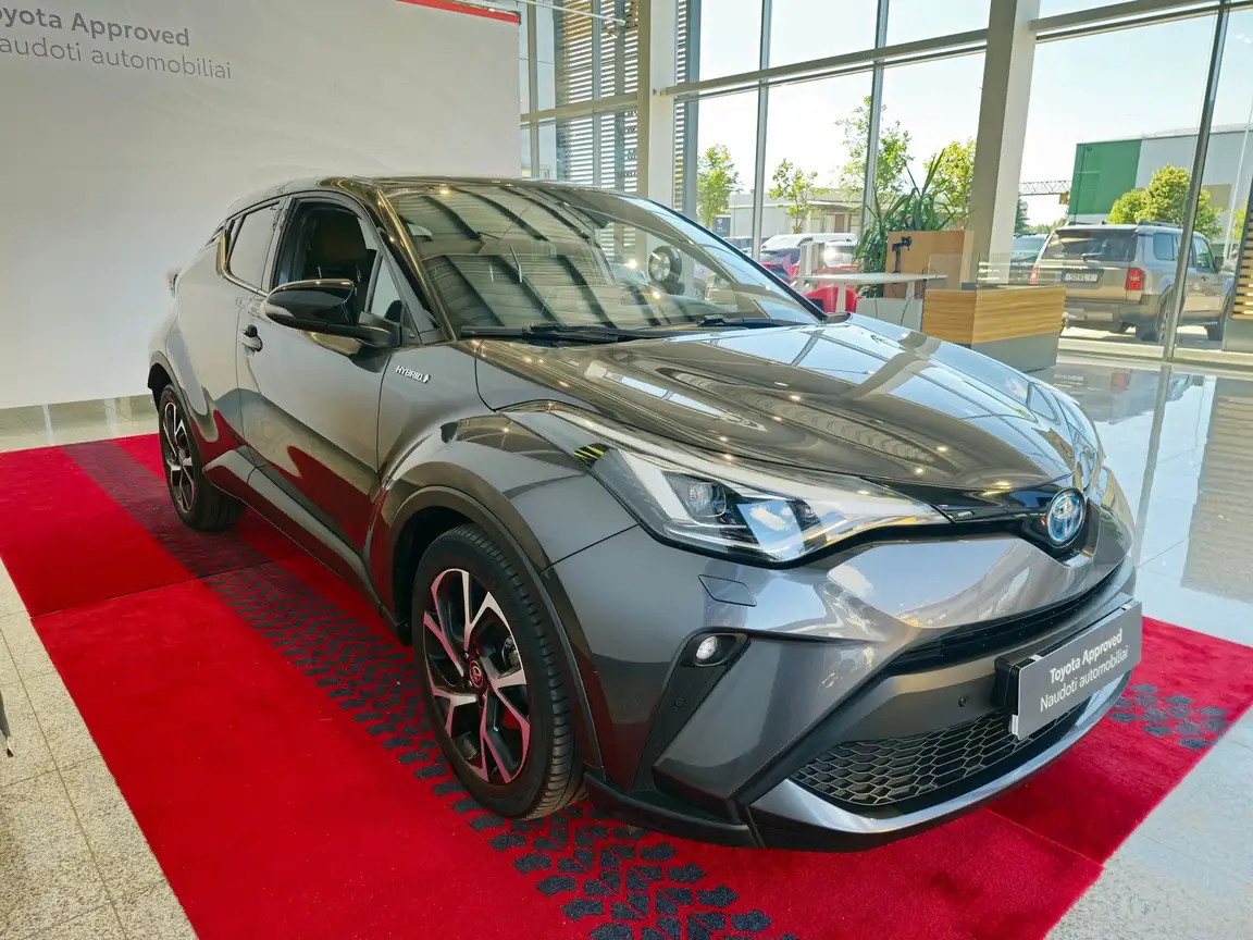 TOYOTA C-HR