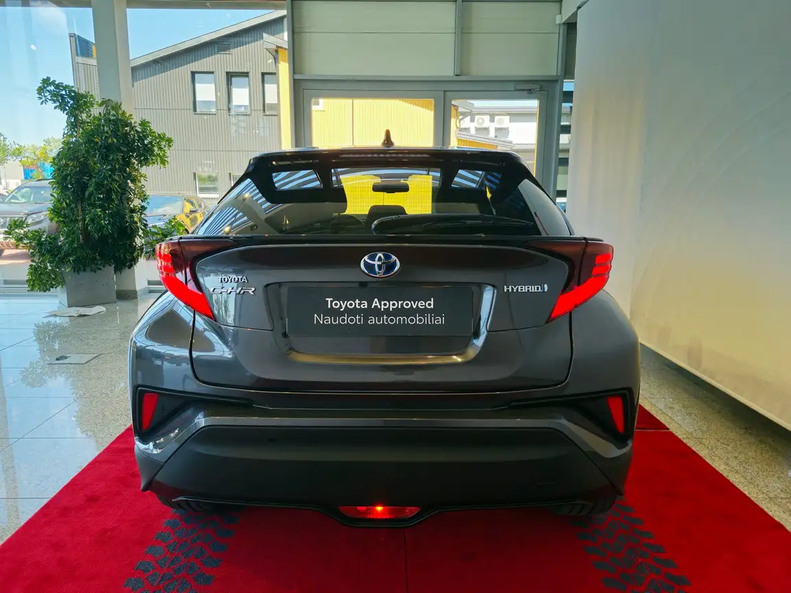 TOYOTA C-HR