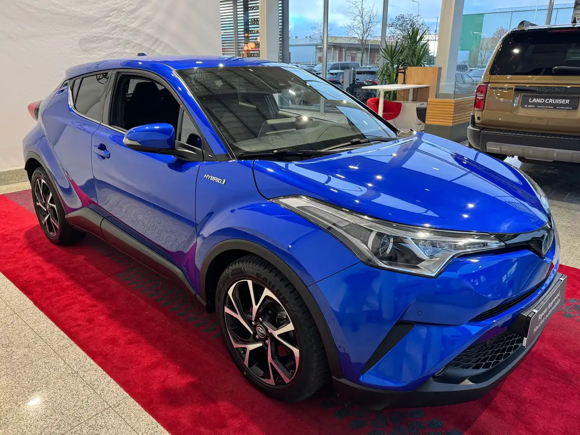 TOYOTA C-HR