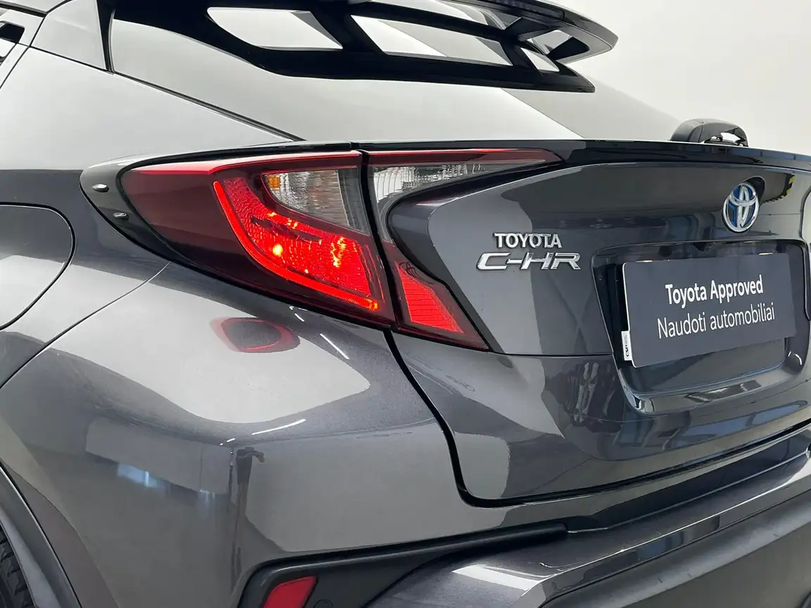 TOYOTA C-HR