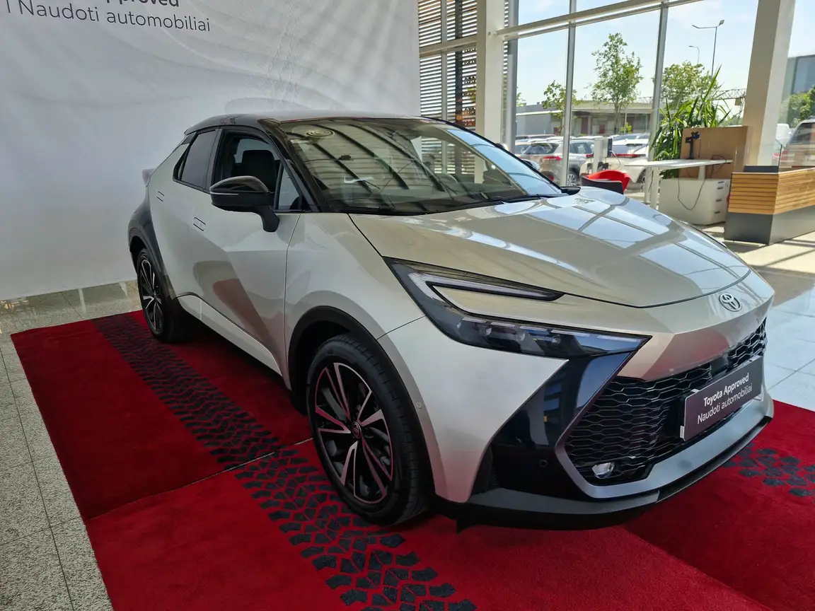 TOYOTA C-HR