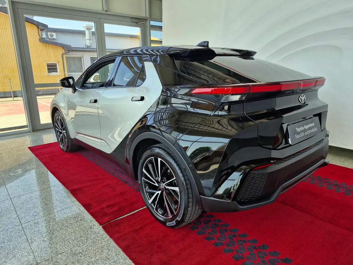 TOYOTA C-HR