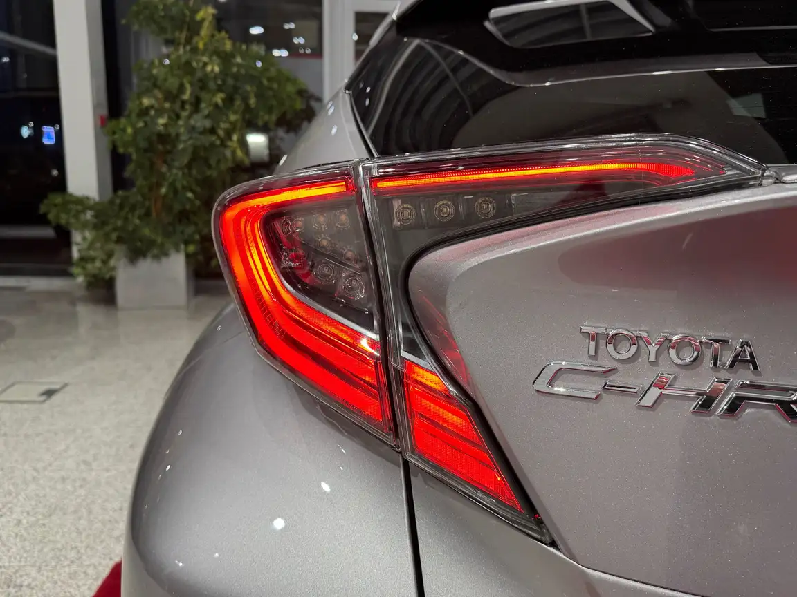 TOYOTA C-HR