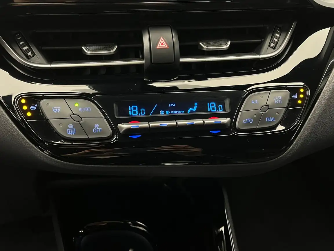 TOYOTA C-HR