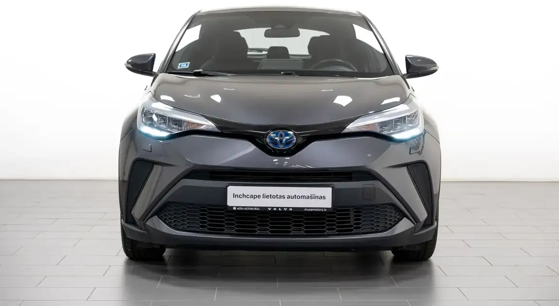 TOYOTA C-HR